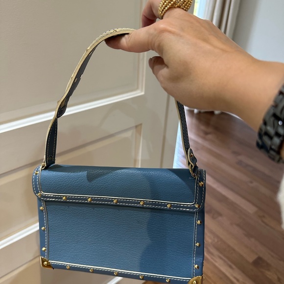 Louise Vuitton goat skin sachet, - Picture 4 of 4